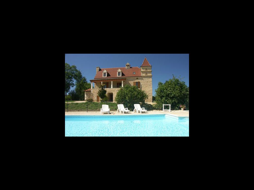 Maison quercynoise avec piscine chauffée